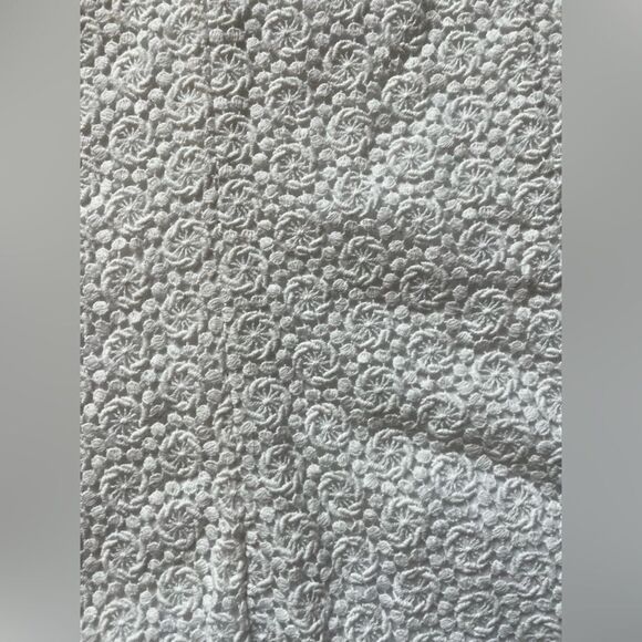 Lauren- Ralph Lauren Women’s White Dress size 8. V-Neck and Crocheted details. - Picture 10 of 10